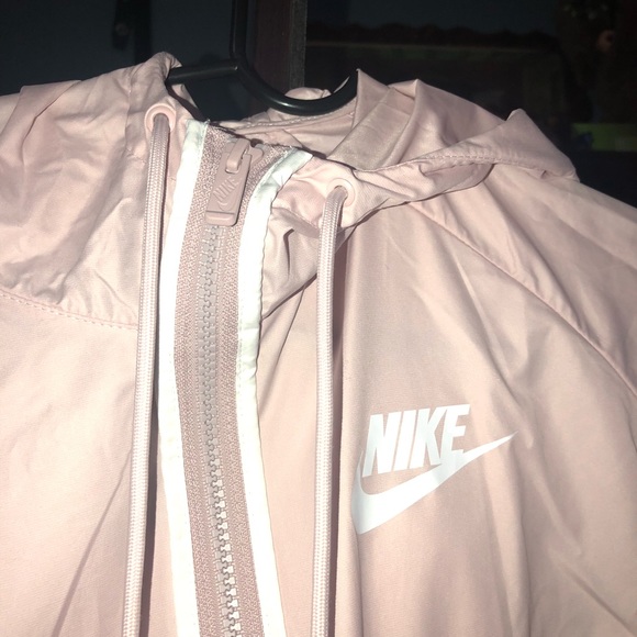 Nike Womens Windbreaker - Picture 2 of 4